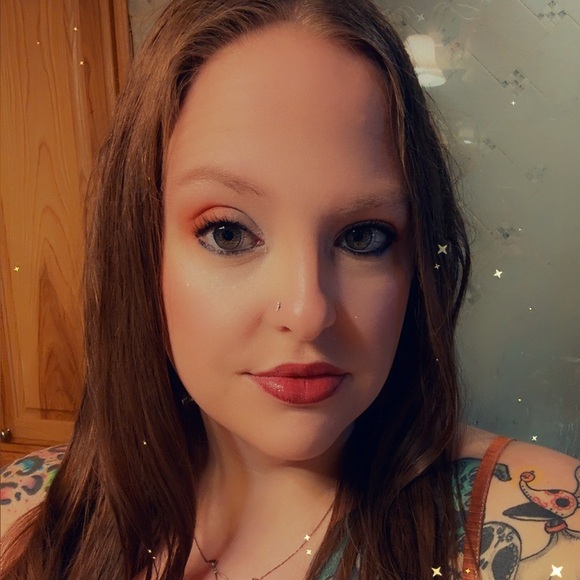 Meet your Posher, Talisha - Picture 1 of 7